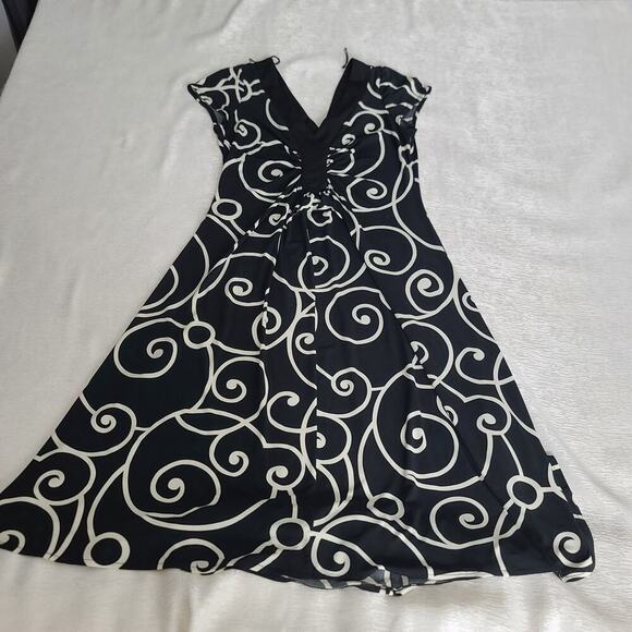 Maggy London dress Stitch Fix fit & flare Size 6p office career whimsigoth - Picture 4 of 5